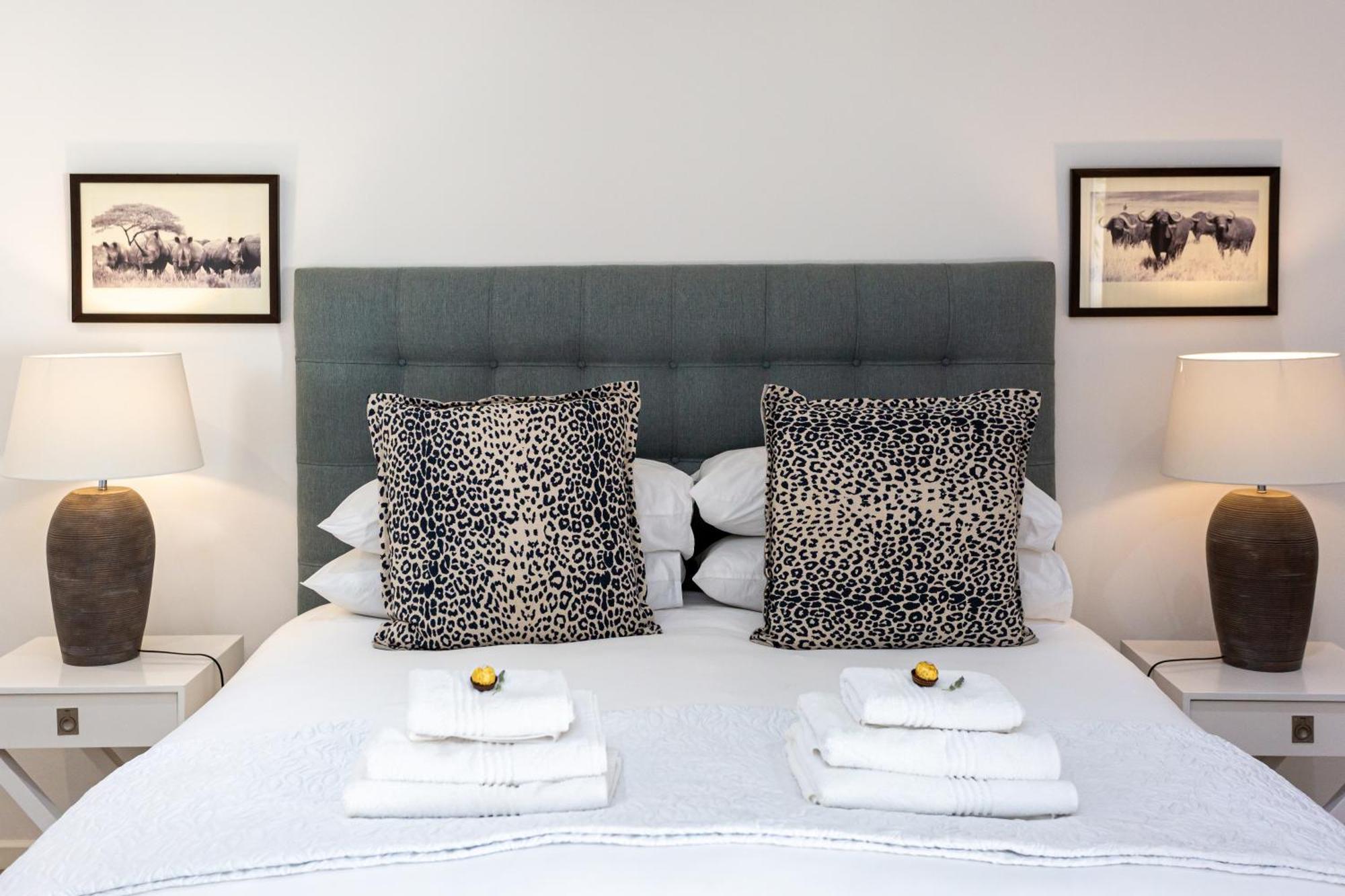 Pictures Guest House Boutique Hotel Оудсхорн Екстериор снимка
