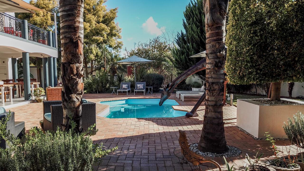 Pictures Guest House Boutique Hotel Оудсхорн Екстериор снимка